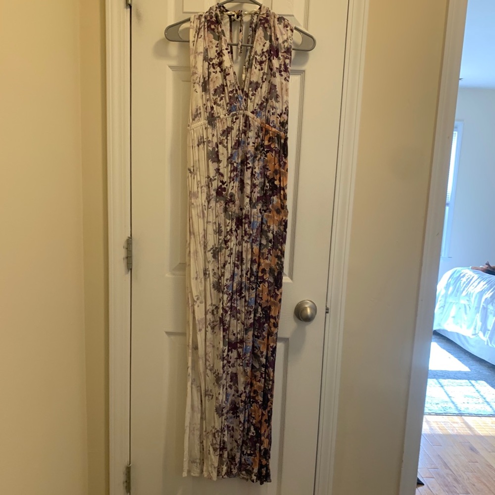 Flowly Maxi Dress - Picture 2 of 8